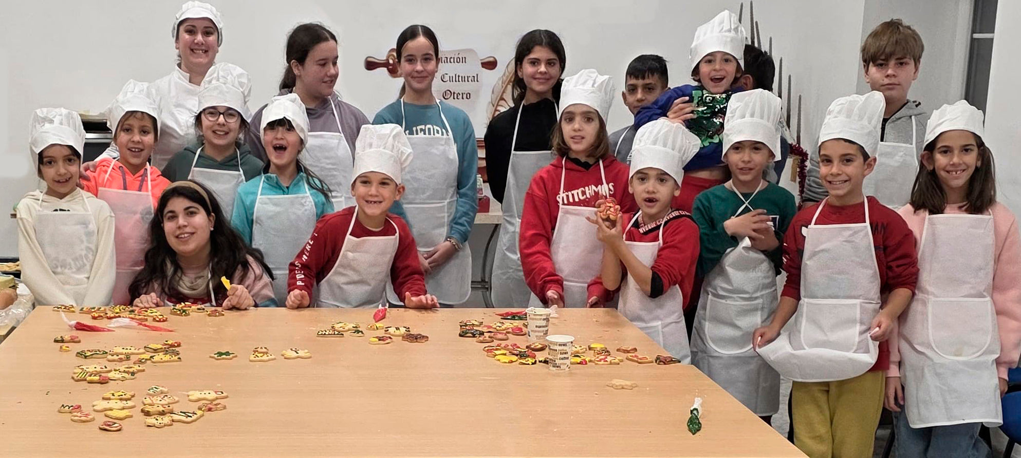 Taller infantil de galletas navideñas con María de A Punto de Nieve