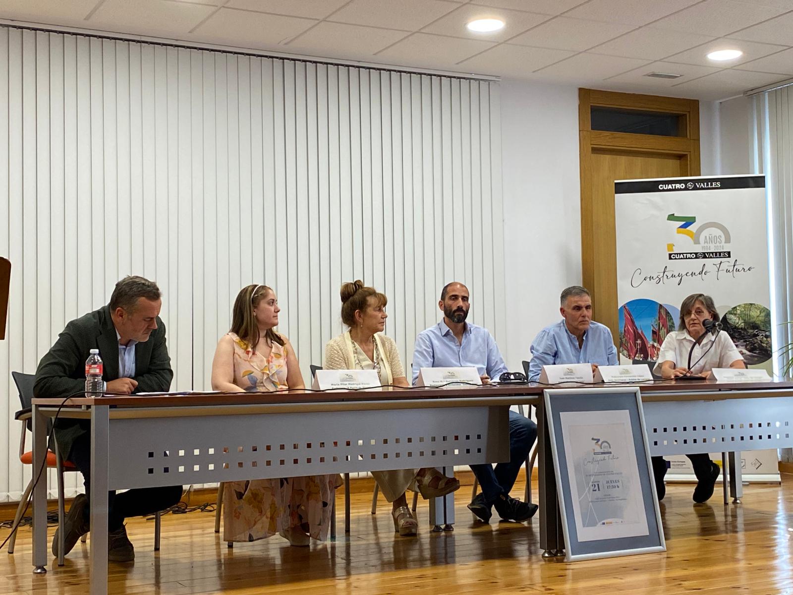 Participación en la mesa redonda de La Nueva Crónica