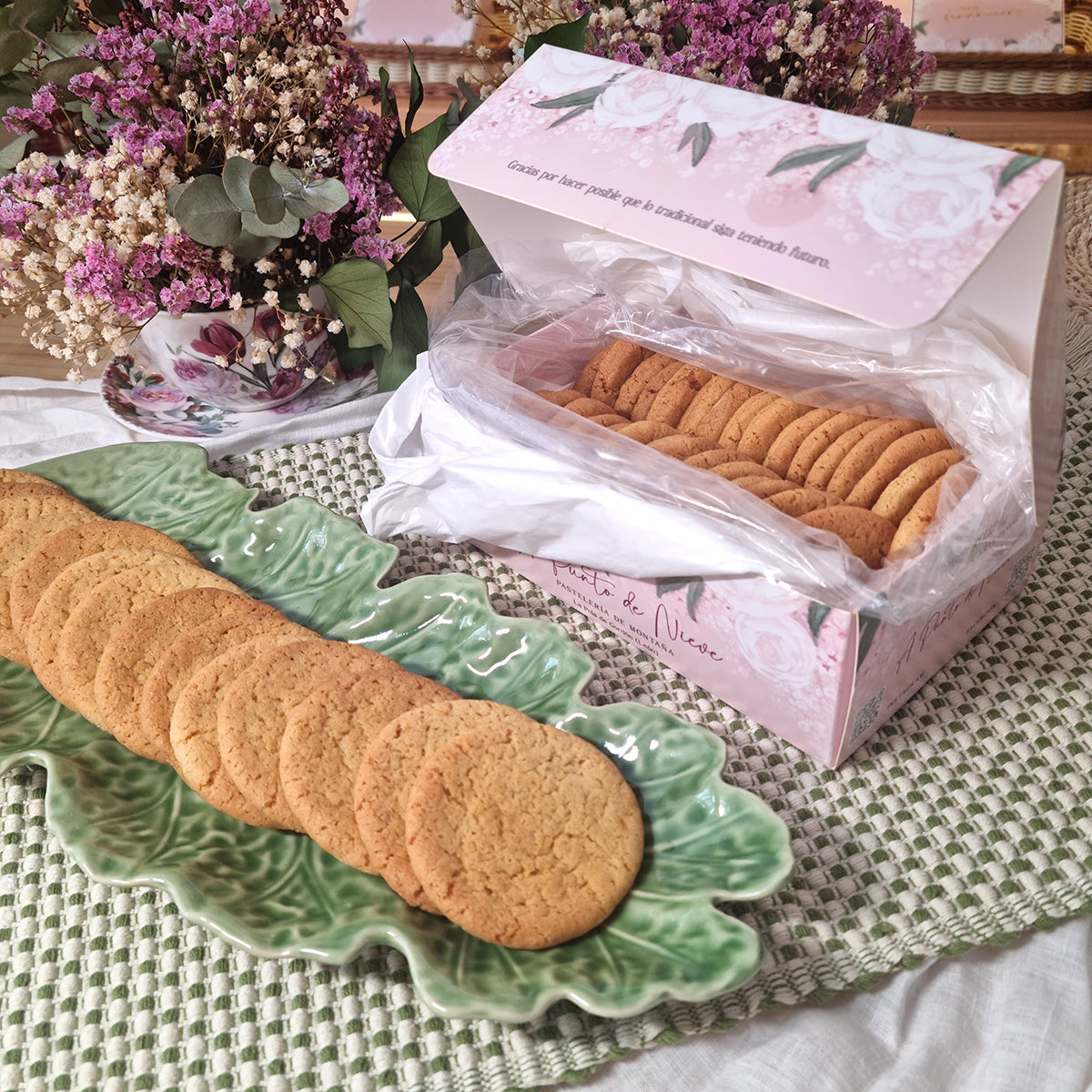 Suspiros de Tradición en caja de cartón