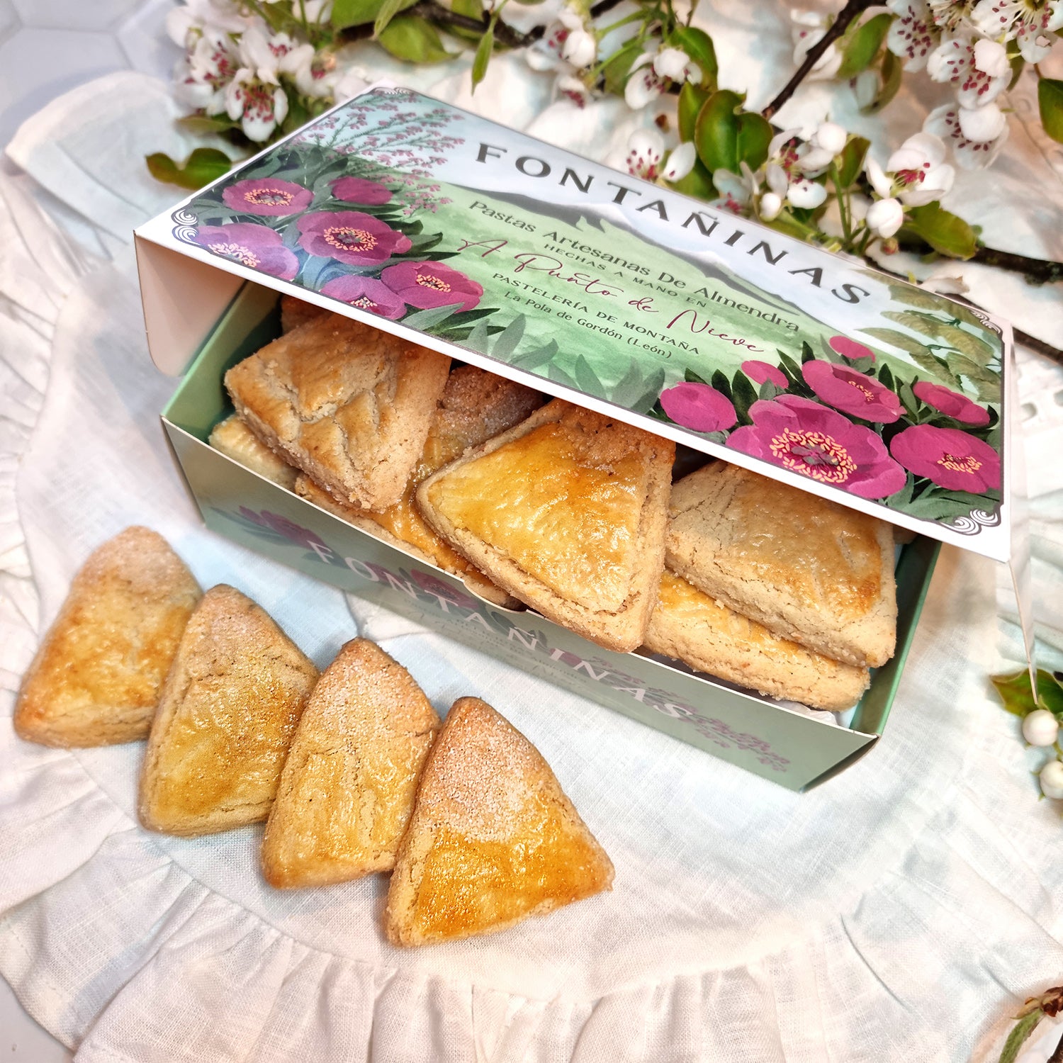 Pastas artesanas Fontañinas en caja de cartón