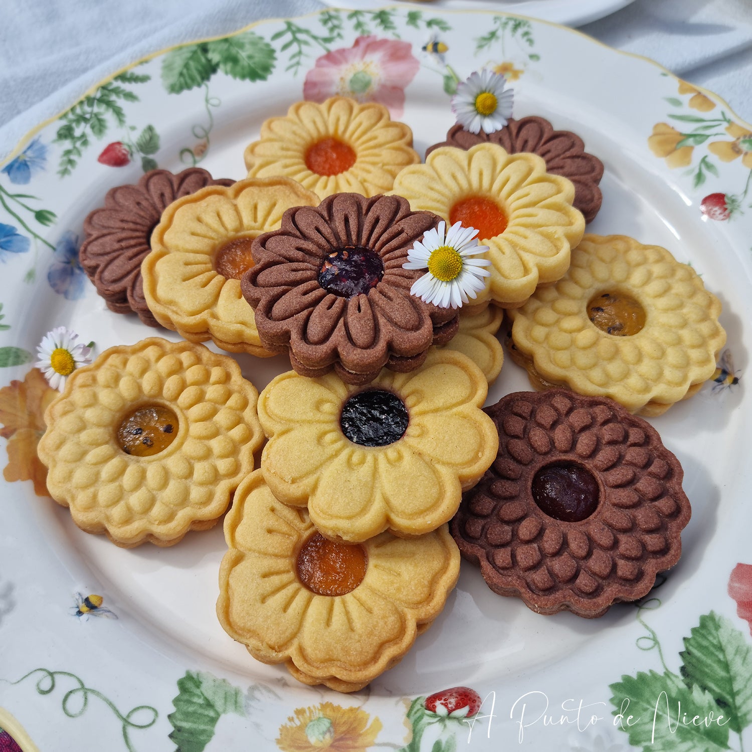 Pastas artesanas Mimosas de mantequilla con corazón de fruta