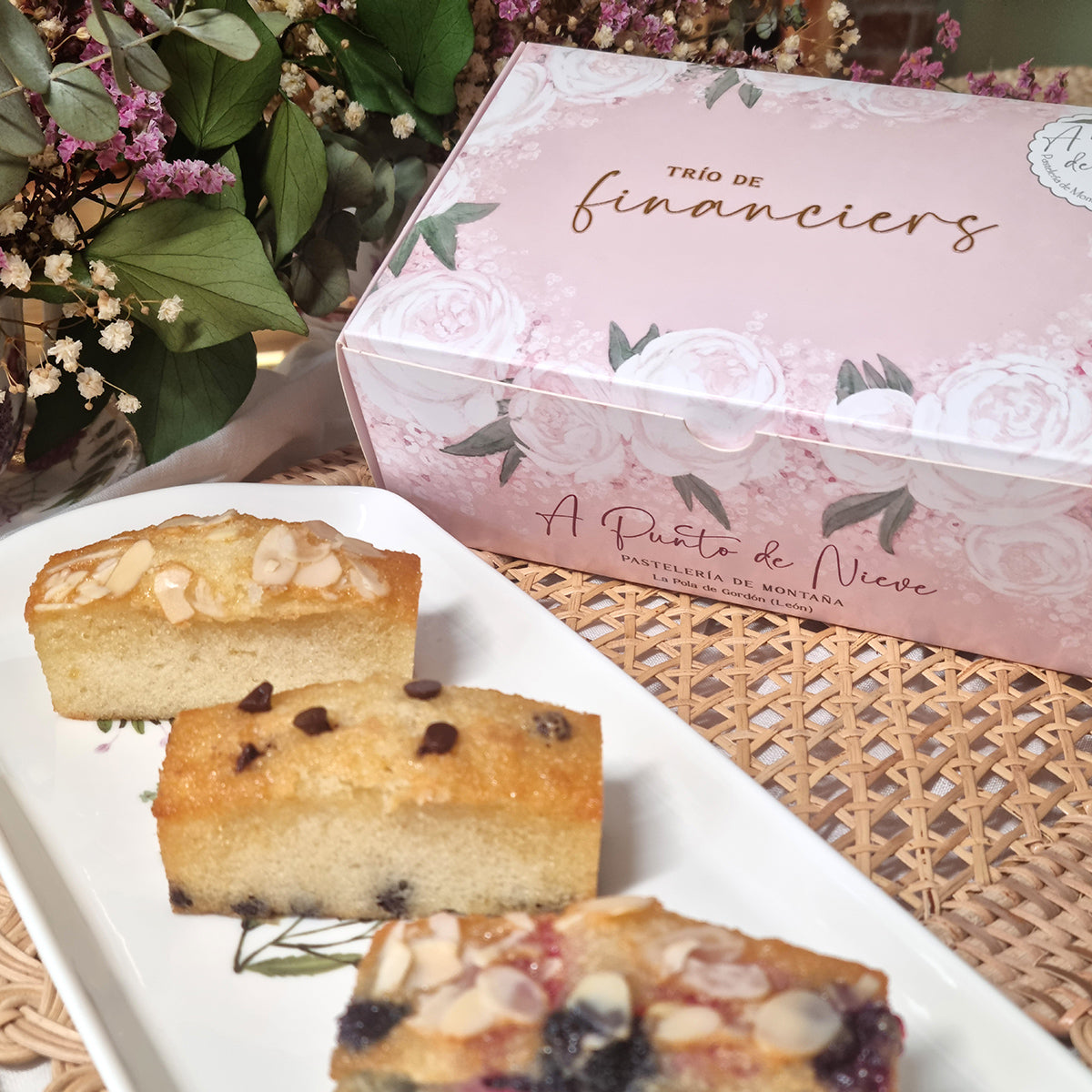 Trío de Financiers en caja de cartón