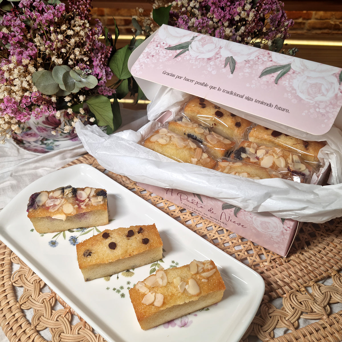 Trío de Financiers en caja de cartón