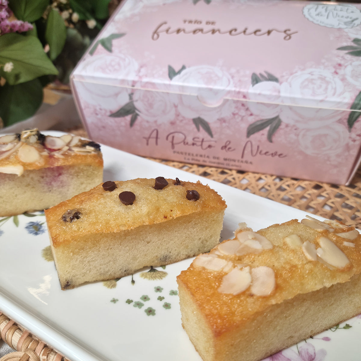 Trío de Financiers en caja de cartón