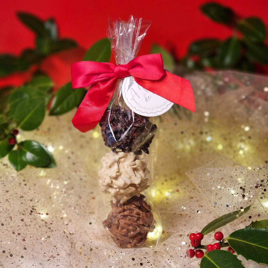 Rocas de almendra tres chocolates en bolsita festiva
